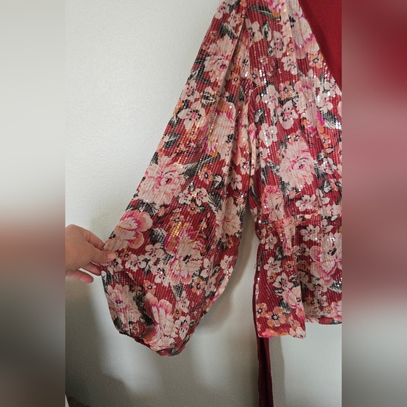 Lauren Conrad Sparkly Floral Top Size XL - Picture 6 of 10